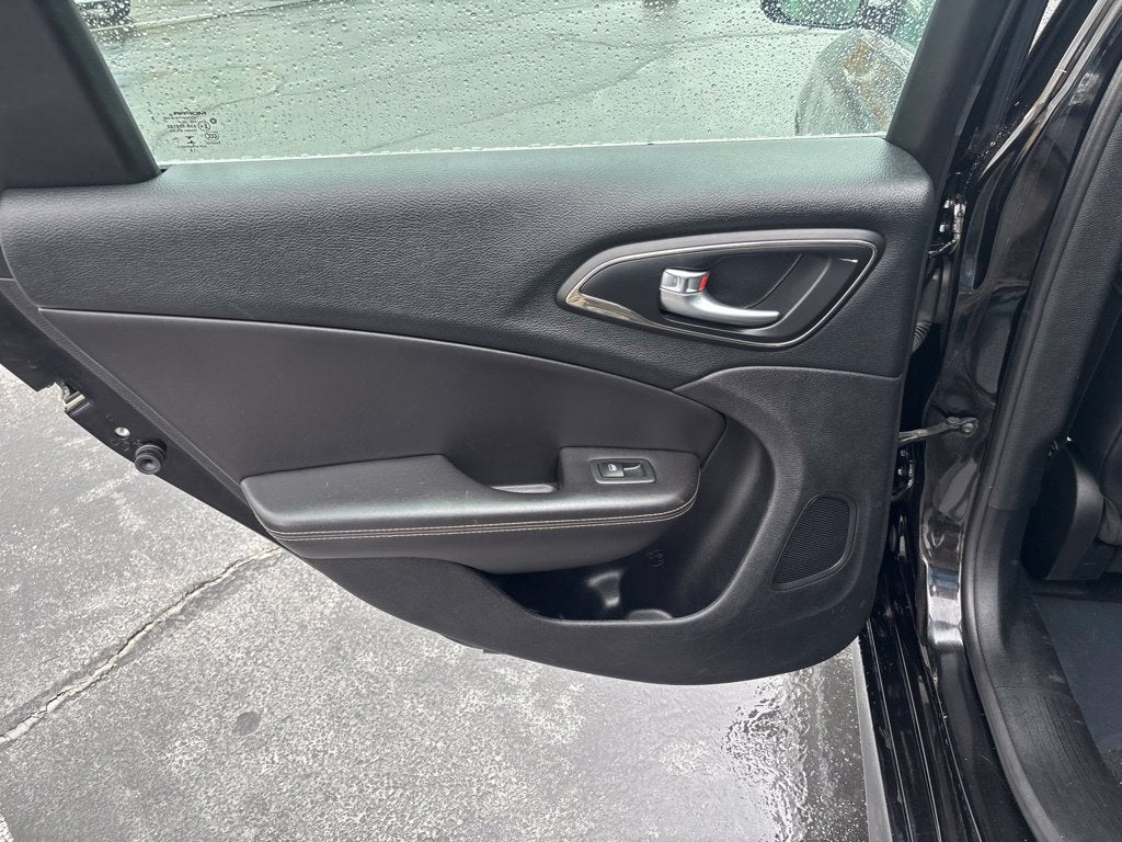 2015 Chrysler 200 C