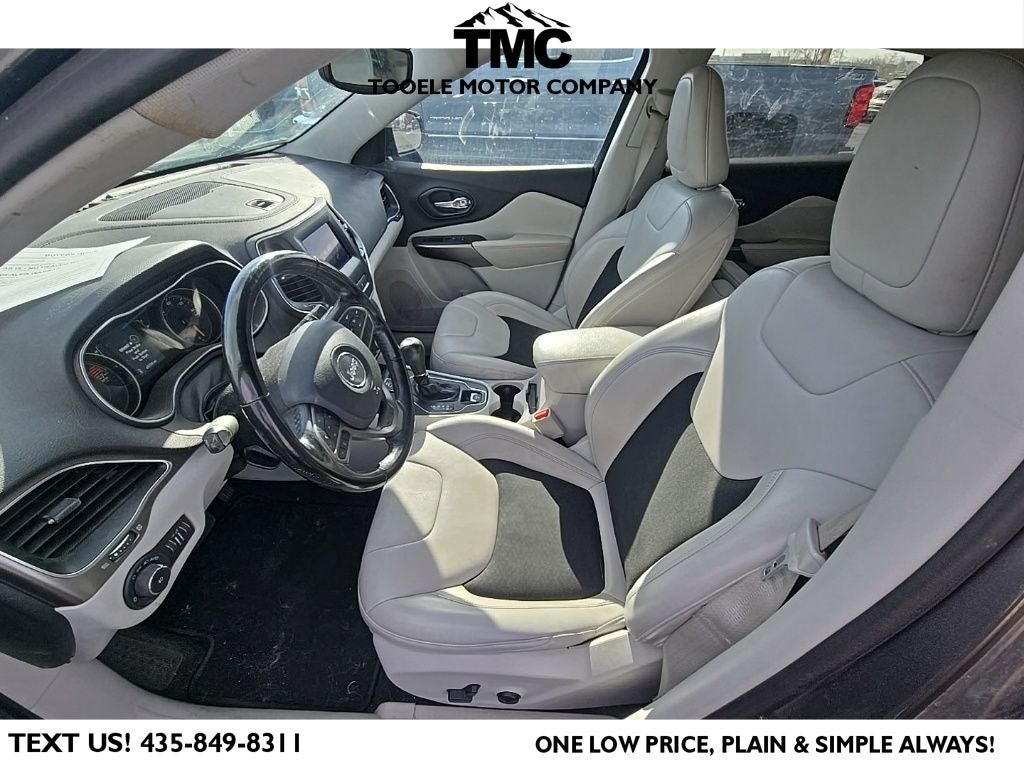 2021 Jeep Cherokee Latitude Plus + Heated Front Seats & Steering Wheel