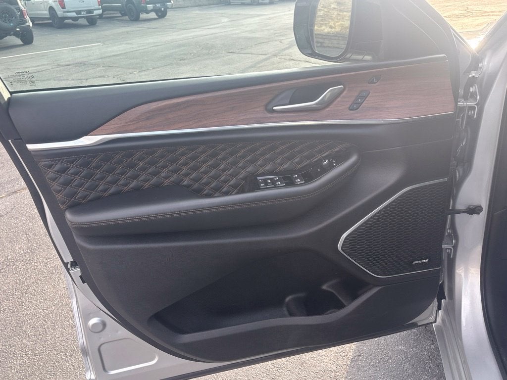 2023 Jeep Grand Cherokee L Summit