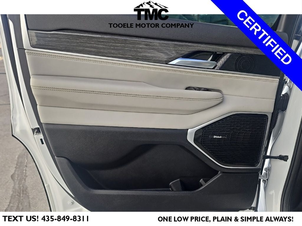 2022 Jeep Wagoneer Series III + 3 Panel Moonroof + Heated Front & Rear Seats