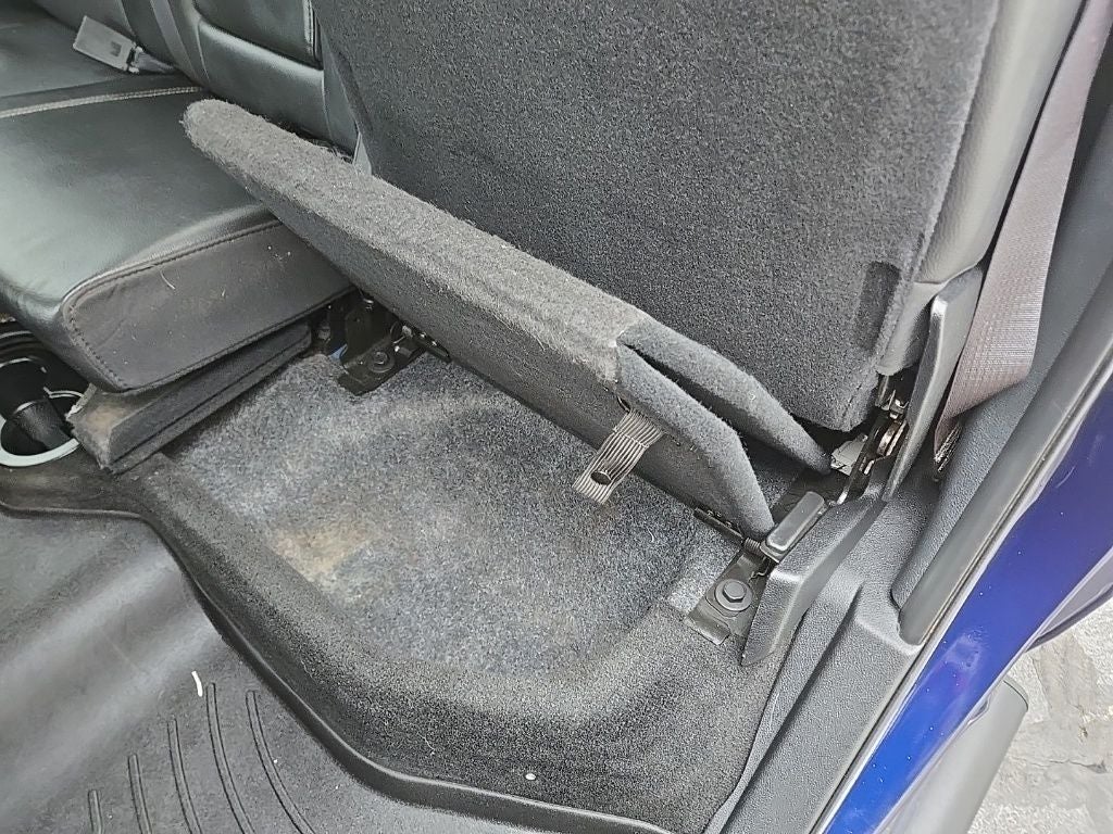 2015 RAM 1500 Sport + Moonroof + Heated Front & Rear Seats & Steering