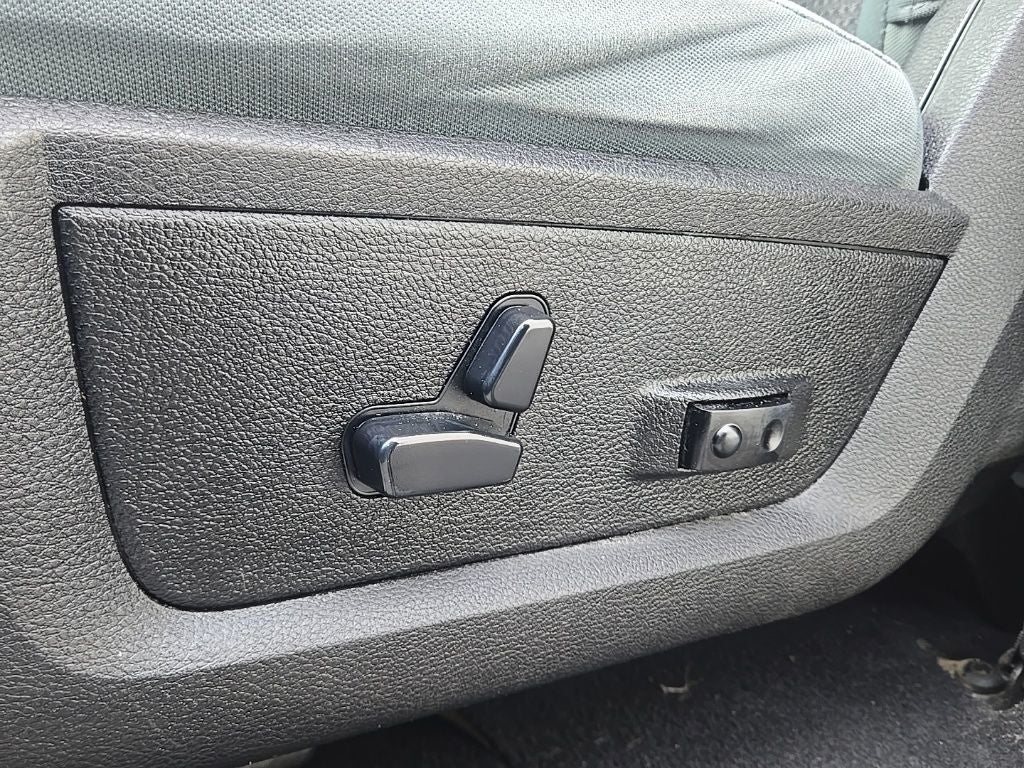 2019 RAM 1500 Classic Big Horn + Trailer Tow w\ 4-Pin Connector