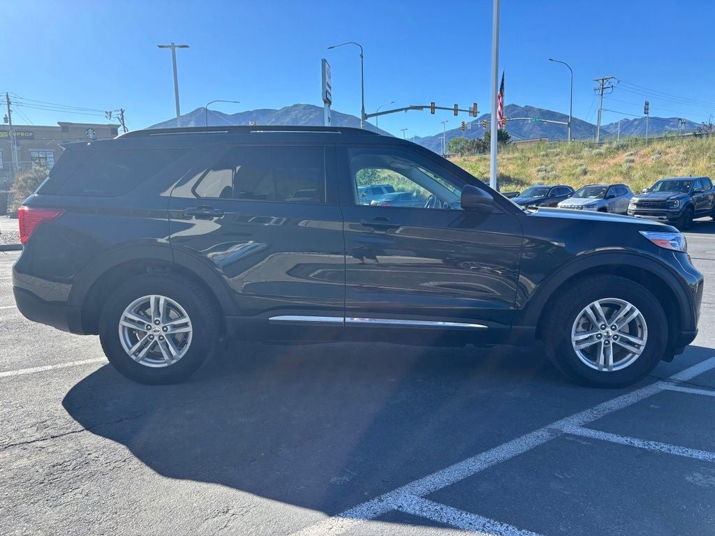 2023 Ford Explorer XLT 202A