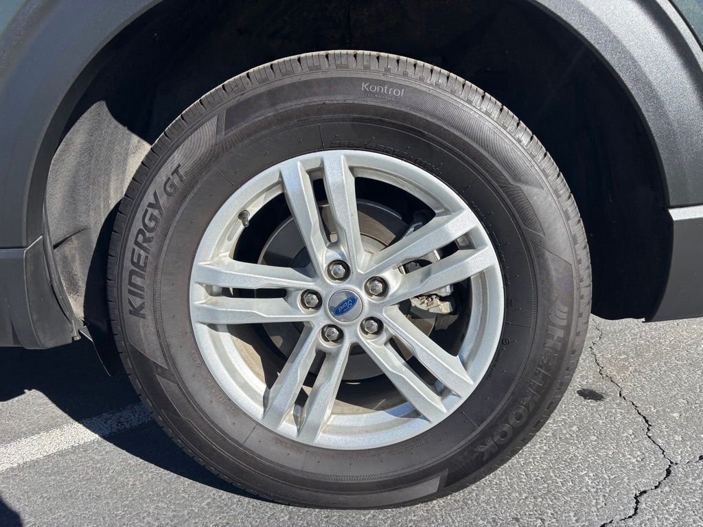 2023 Ford Explorer XLT 202A