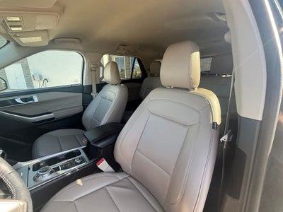 2023 Ford Explorer XLT 202A