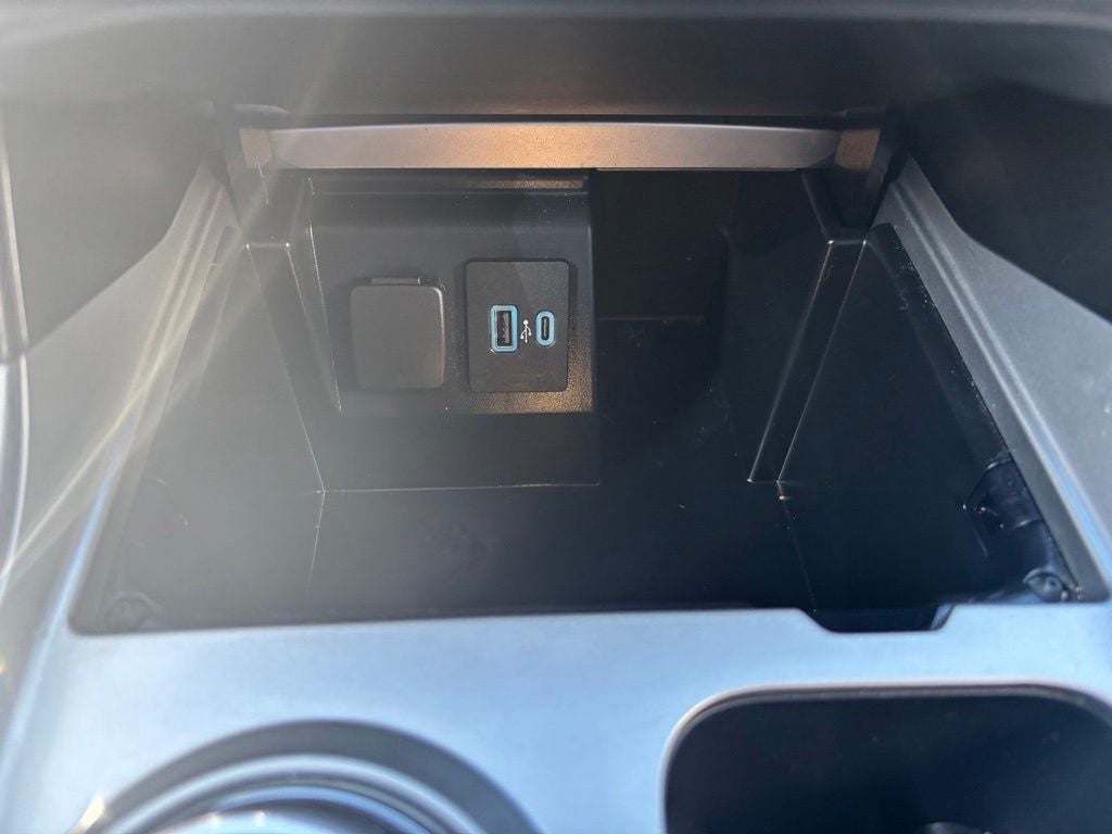 2023 Ford Explorer XLT 202A
