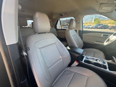 2023 Ford Explorer XLT 202A
