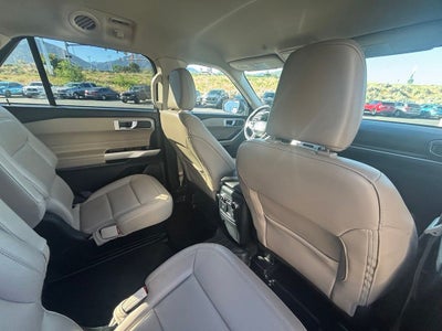 2023 Ford Explorer XLT 202A