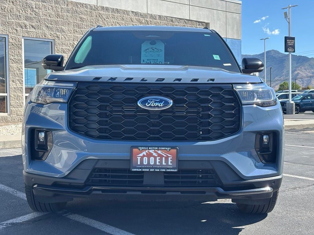 2025 Ford Explorer ST-Line