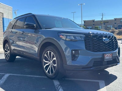 2025 Ford Explorer ST-Line