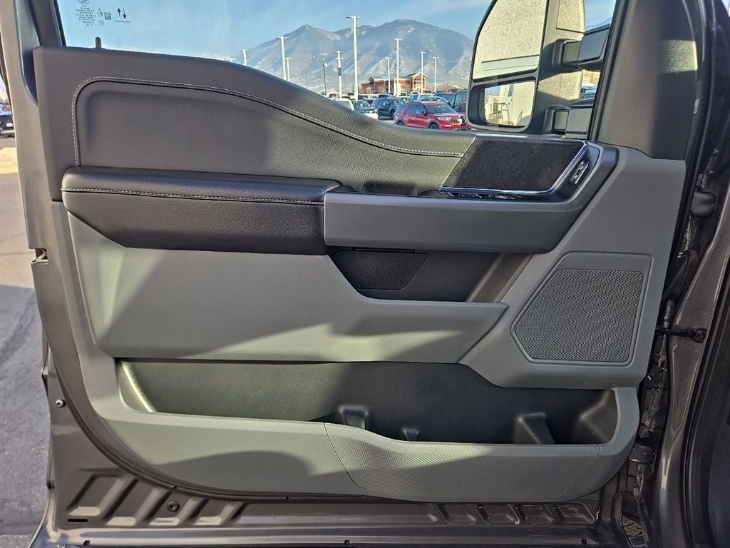 2025 Ford F-150 XLT FX4 302A Luxury