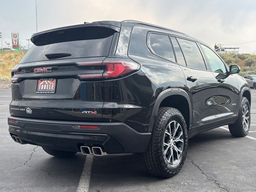 2024 GMC Acadia AT4