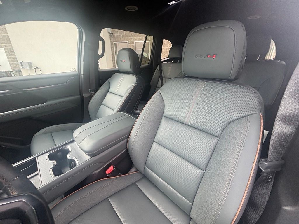 2024 GMC Acadia AT4