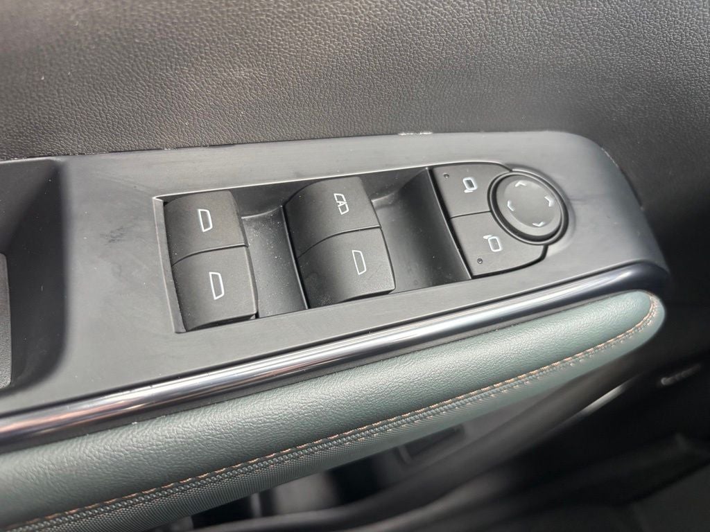 2024 GMC Acadia AT4