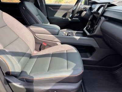 2024 GMC Acadia AT4
