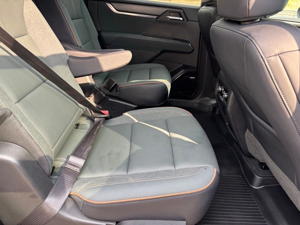 2024 GMC Acadia AT4