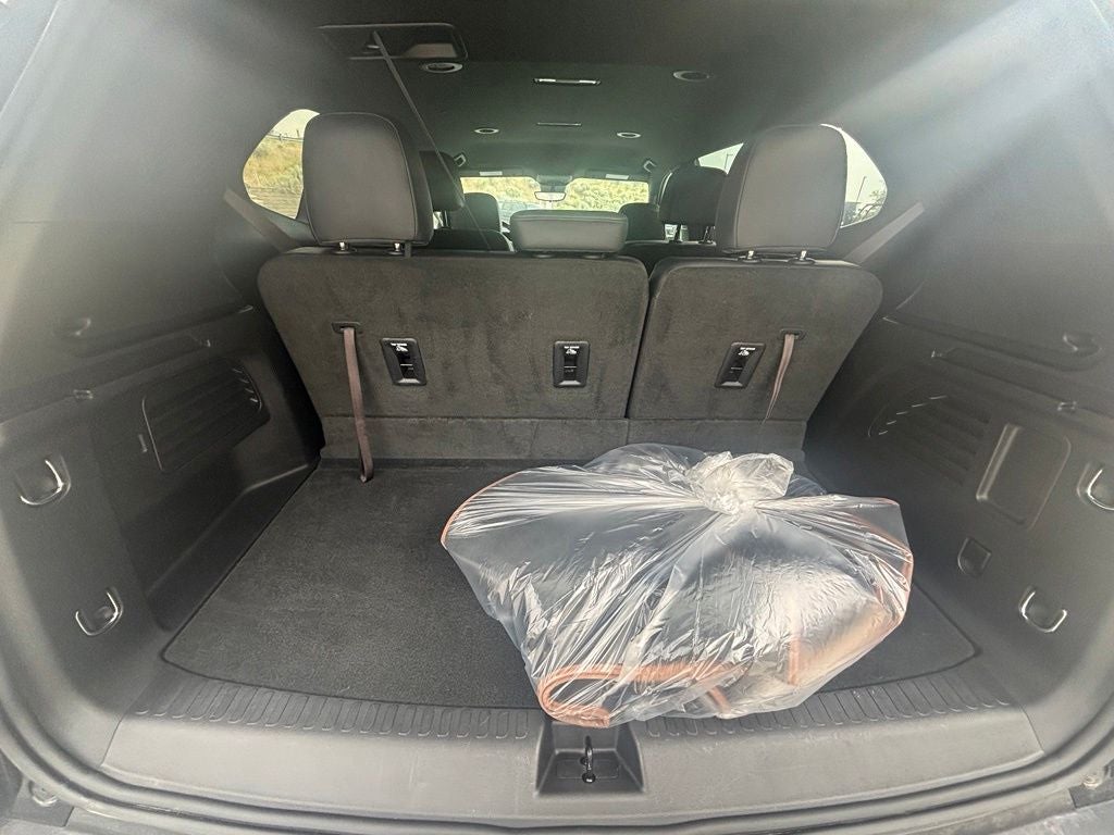 2024 GMC Acadia AT4