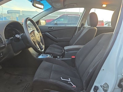 2012 Nissan Altima 2.5 S + Remote Keyless Entry