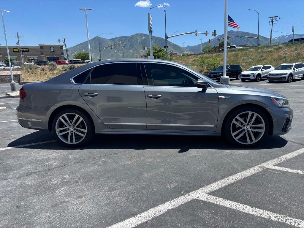 2017 Volkswagen Passat 1.8T R-Line