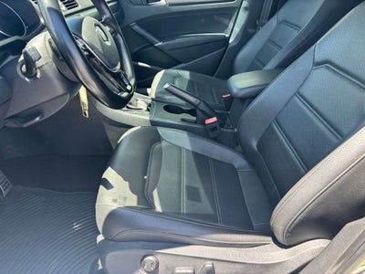 2017 Volkswagen Passat 1.8T R-Line