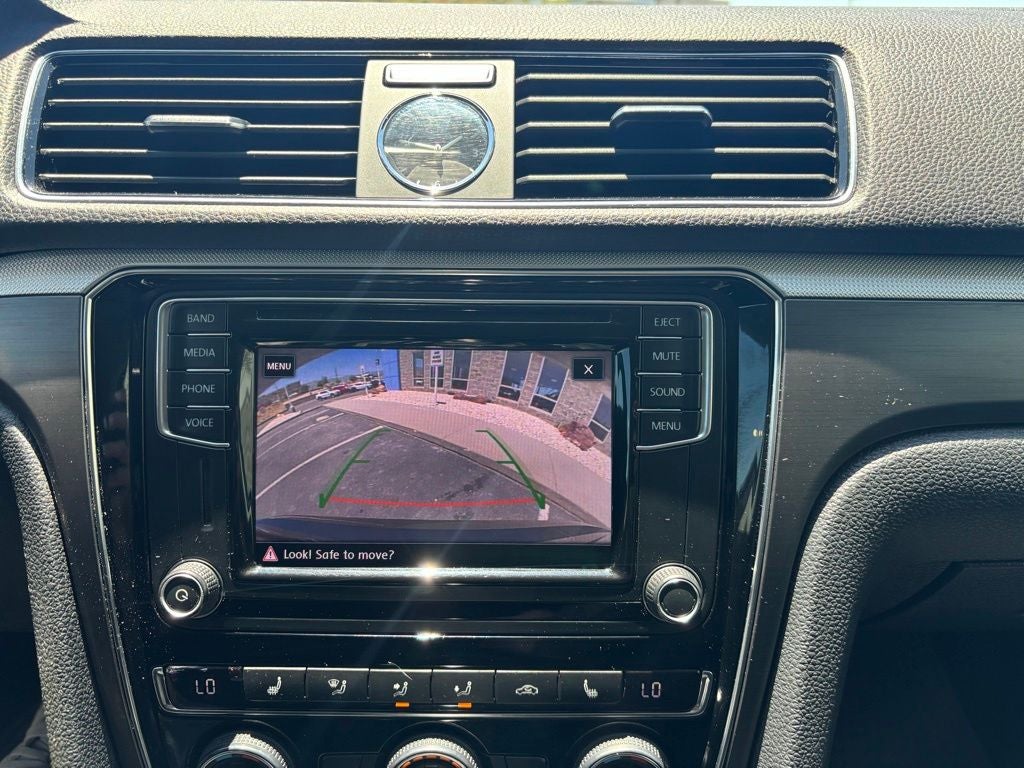 2017 Volkswagen Passat 1.8T R-Line
