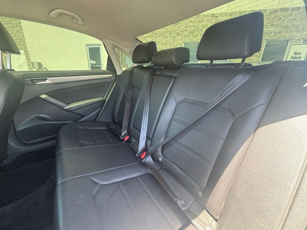 2017 Volkswagen Passat 1.8T R-Line