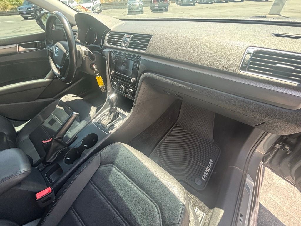 2017 Volkswagen Passat 1.8T R-Line