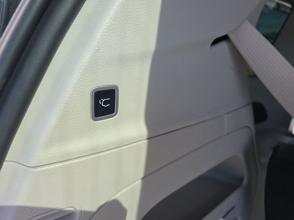 2024 Chrysler Pacifica Touring L + Heated Front Seats & Steering Wheel