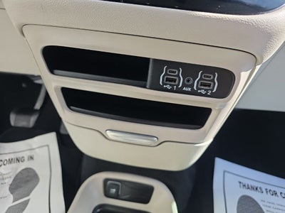 2024 Chrysler Pacifica Touring L + Heated Front Seats & Steering Wheel