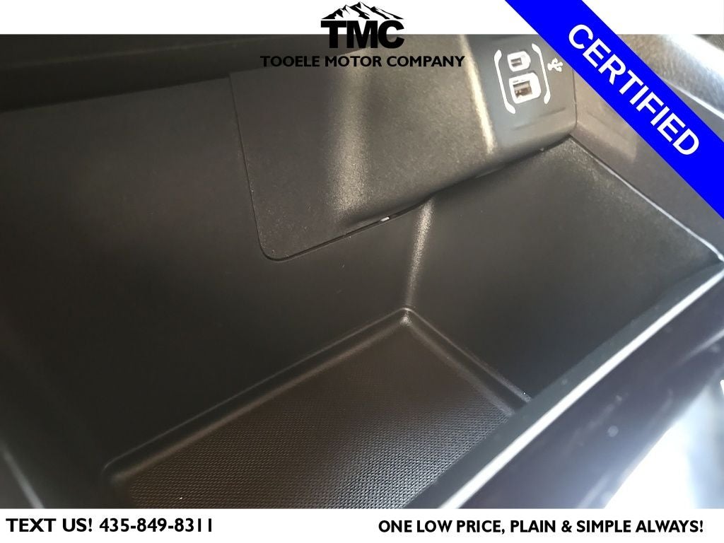 2024 Jeep Compass Latitude Lux + Lane Assist + Heated Front Seats & Steering Whee