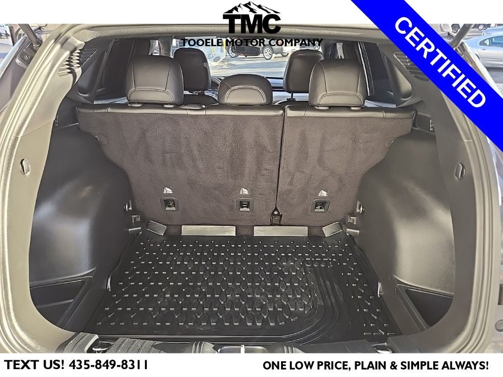 2024 Jeep Compass Latitude Lux + Lane Assist + Heated Front Seats & Steering Whee