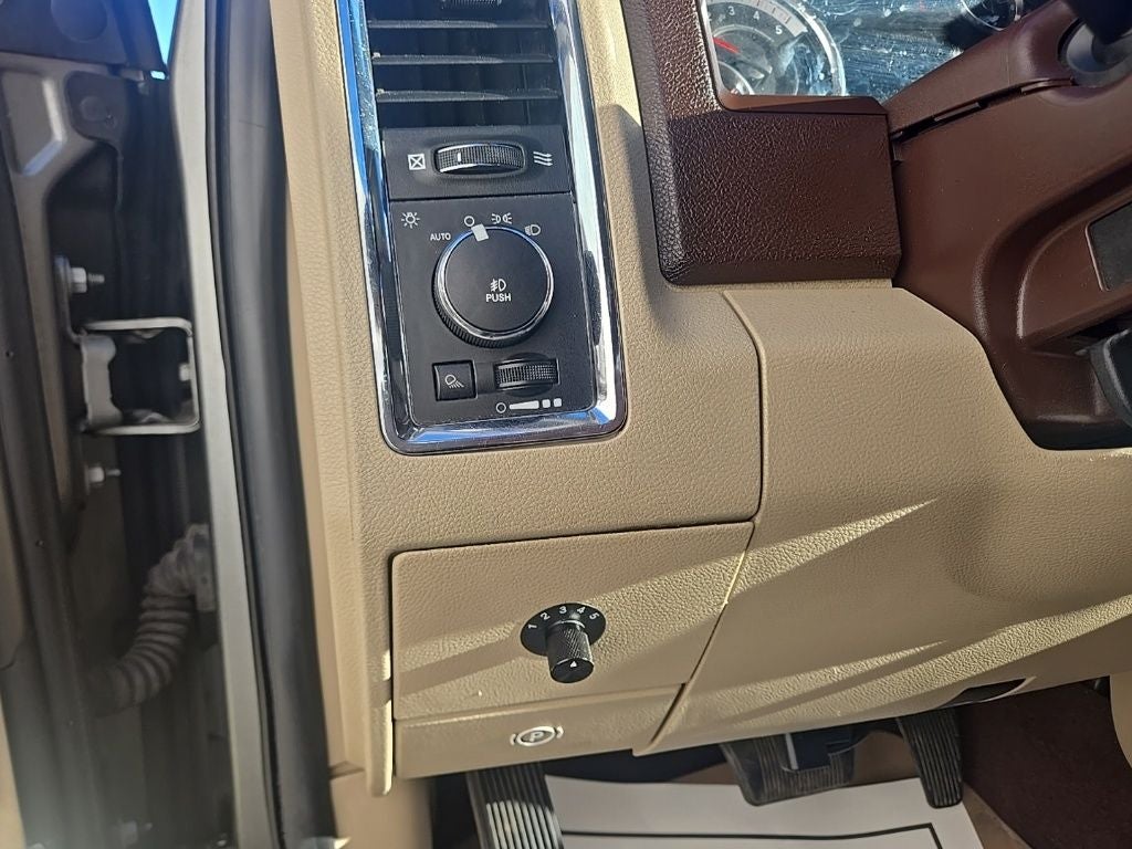 2013 RAM 3500 Laramie + Moonroof + Quick Order Package 2FH