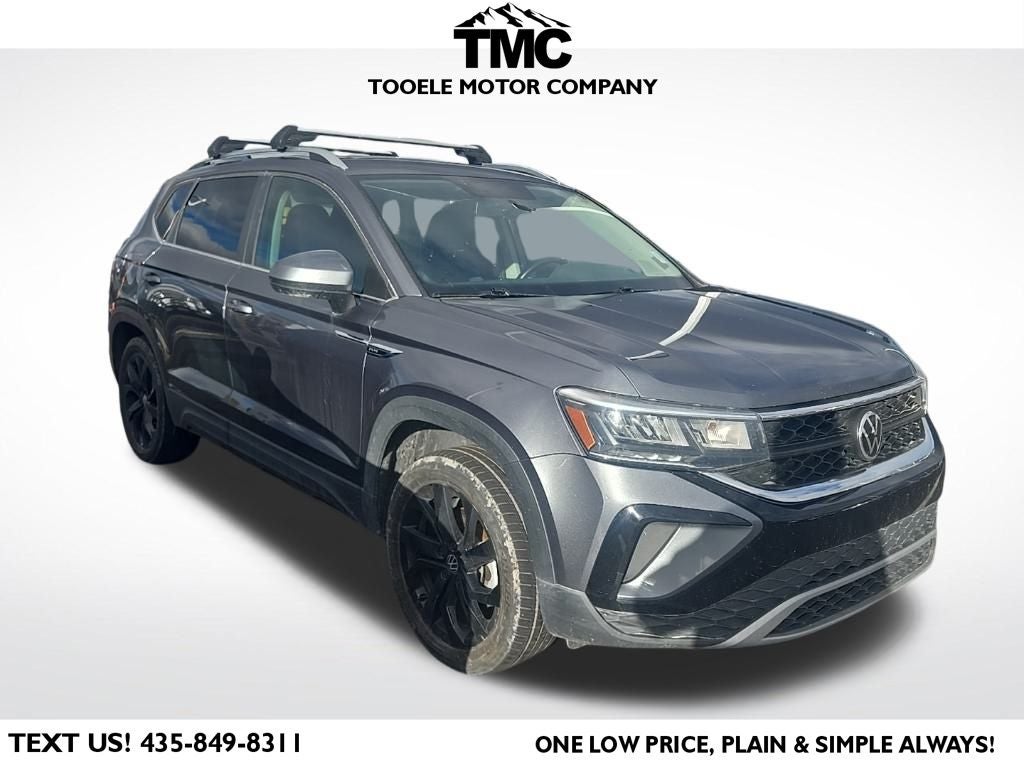 2022 Volkswagen Taos 1.5T SE + Panoramic Sunroof Package