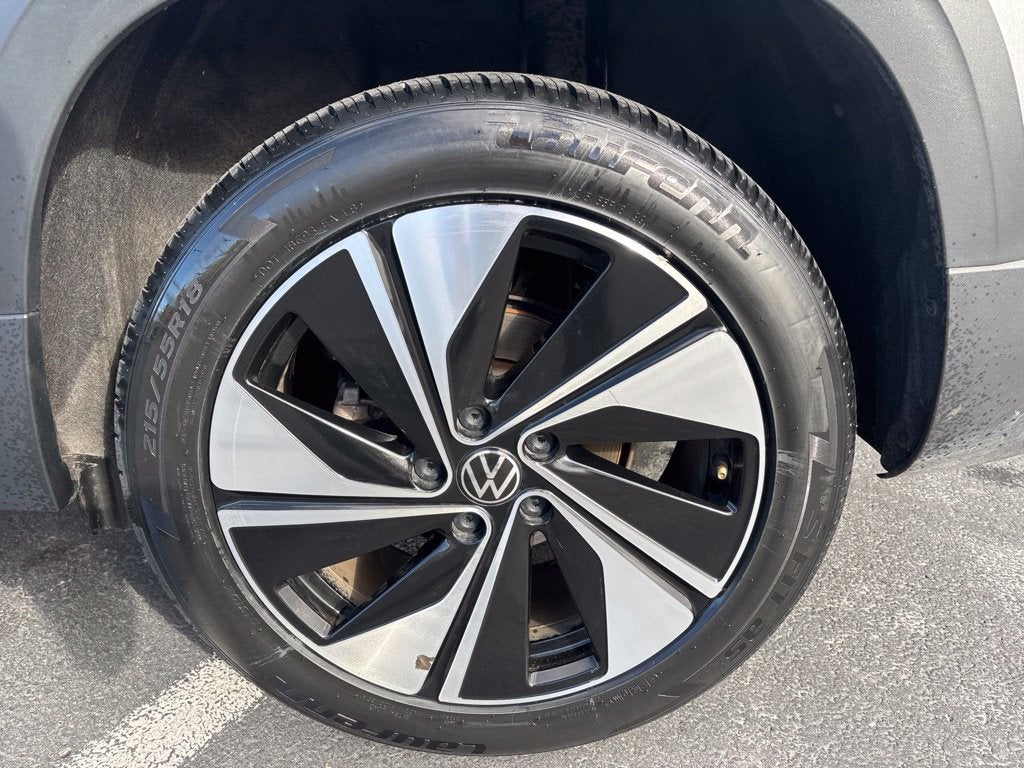 2025 Volkswagen Taos 1.5T SE