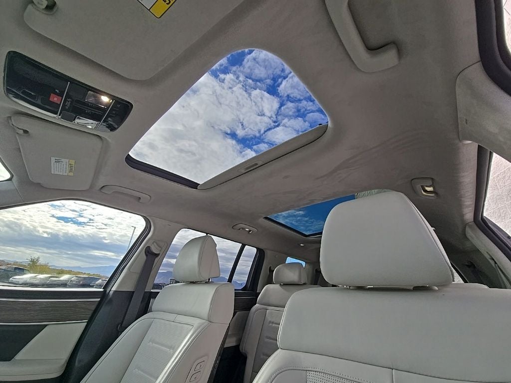 2025 Hyundai Santa Fe Hybrid Calligraphy + Moonroof + Heated 1st & 2nd Row Seats