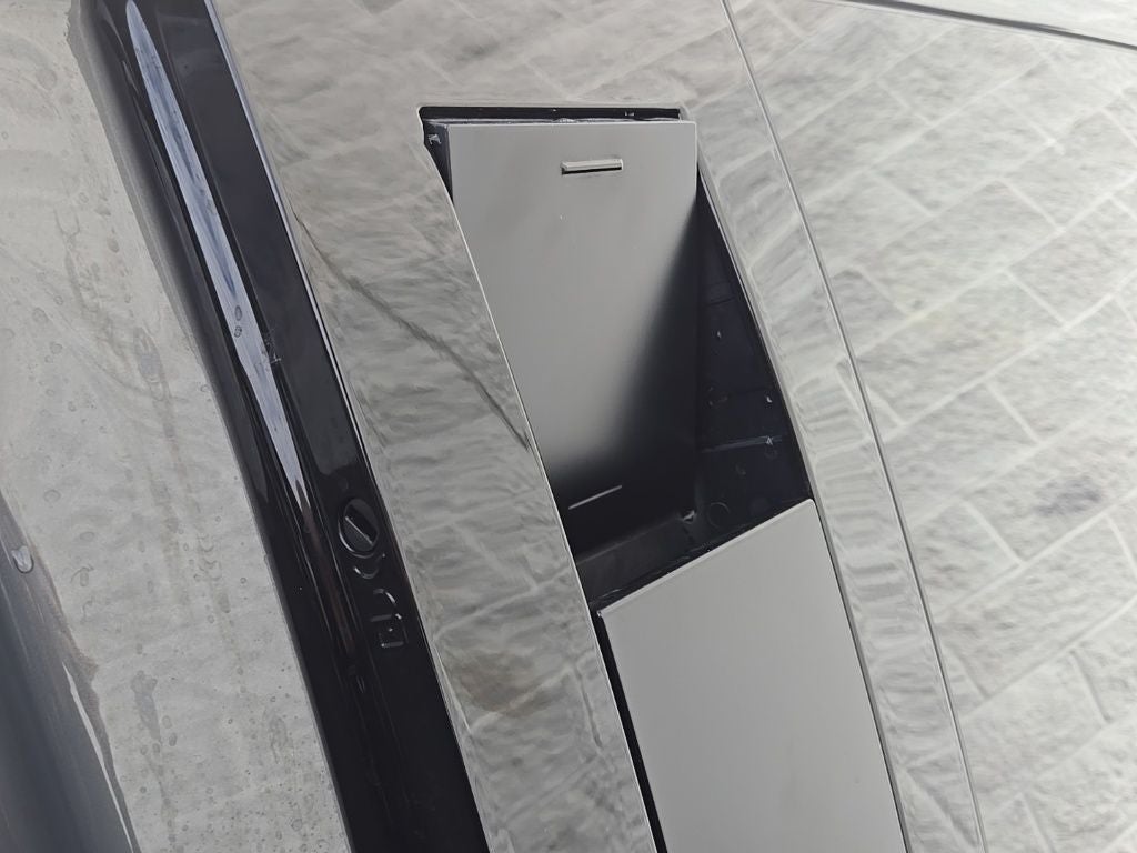 2025 Hyundai Santa Fe Hybrid Calligraphy + Moonroof + Heated 1st & 2nd Row Seats