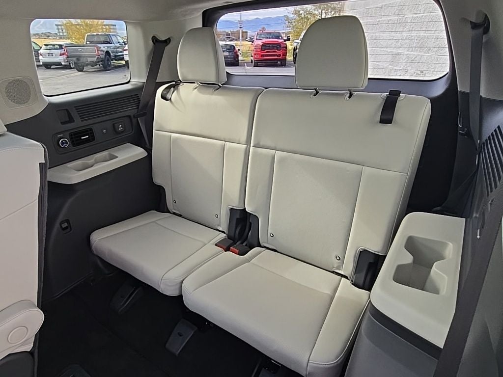 2025 Hyundai Santa Fe Hybrid Calligraphy + Moonroof + Heated 1st & 2nd Row Seats