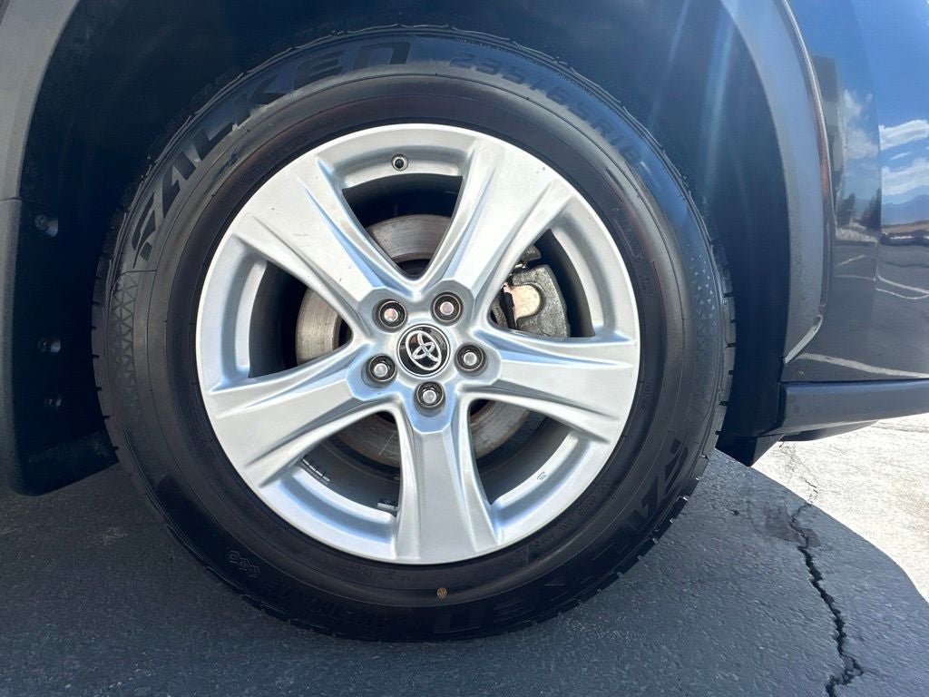 2024 Toyota Highlander LE