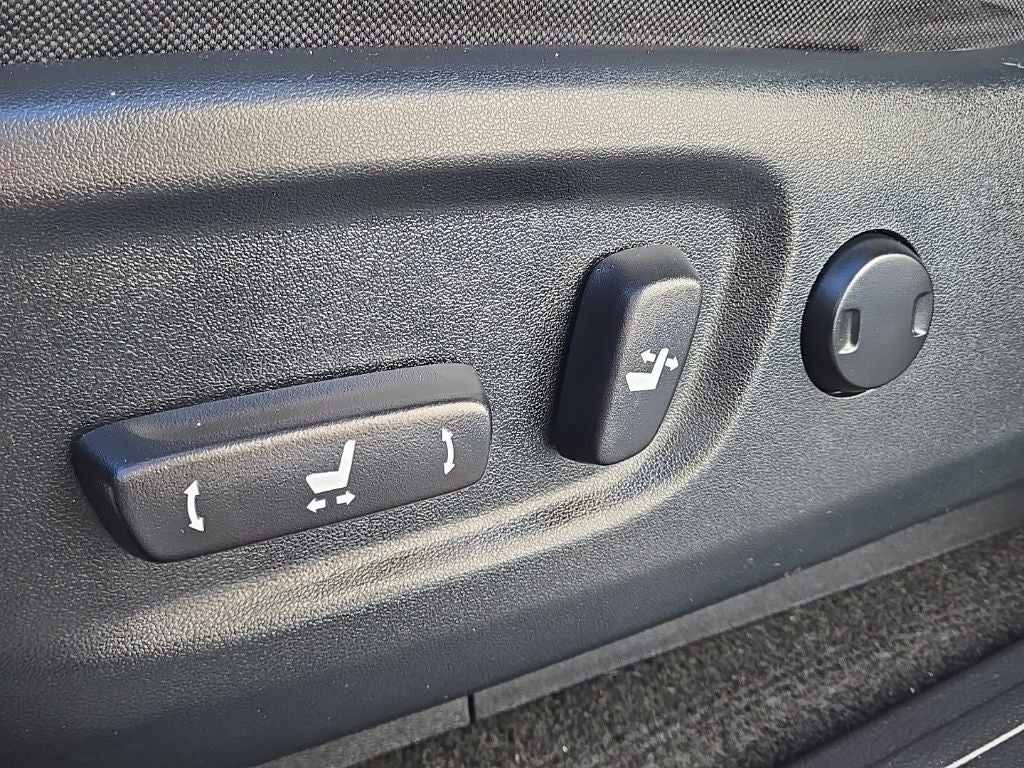 2024 Toyota 4Runner SR5 + Keyless Entry