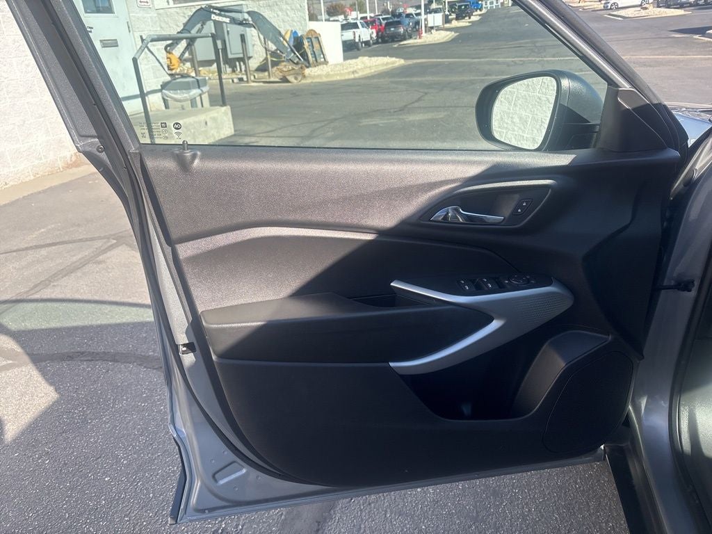 2025 Chevrolet Trax LS + Lane Keep Assist