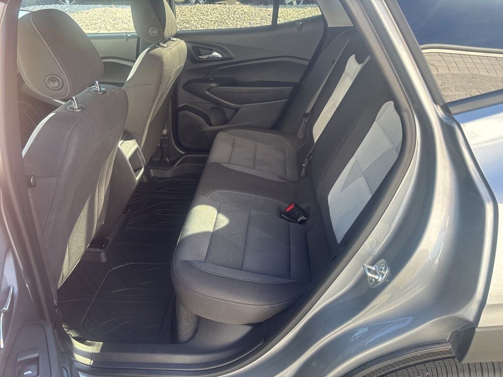 2025 Chevrolet Trax LS + Lane Keep Assist