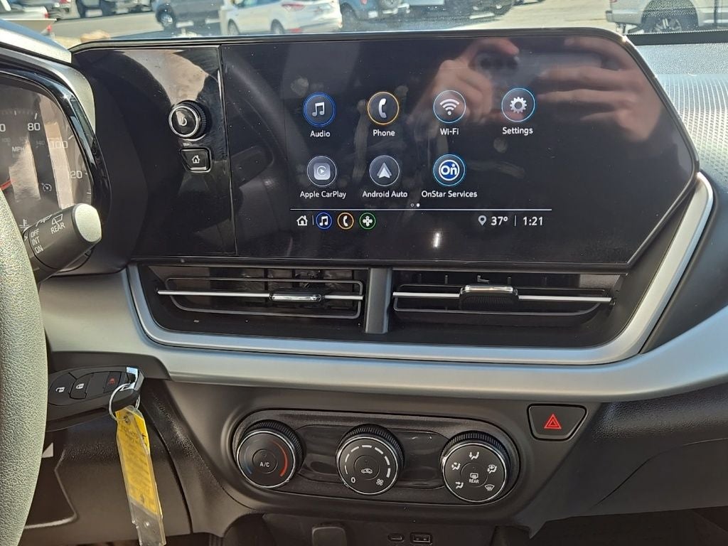 2025 Chevrolet Trax LS + Lane Keep Assist