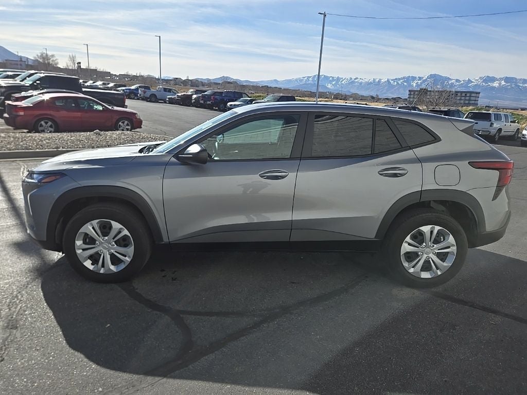 2025 Chevrolet Trax LS + Lane Keep Assist