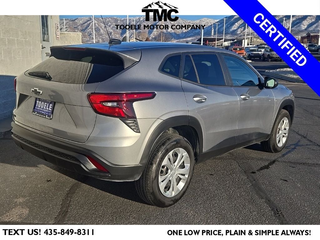 2025 Chevrolet Trax LS + Blackout Package + Lane-Keep Assistance