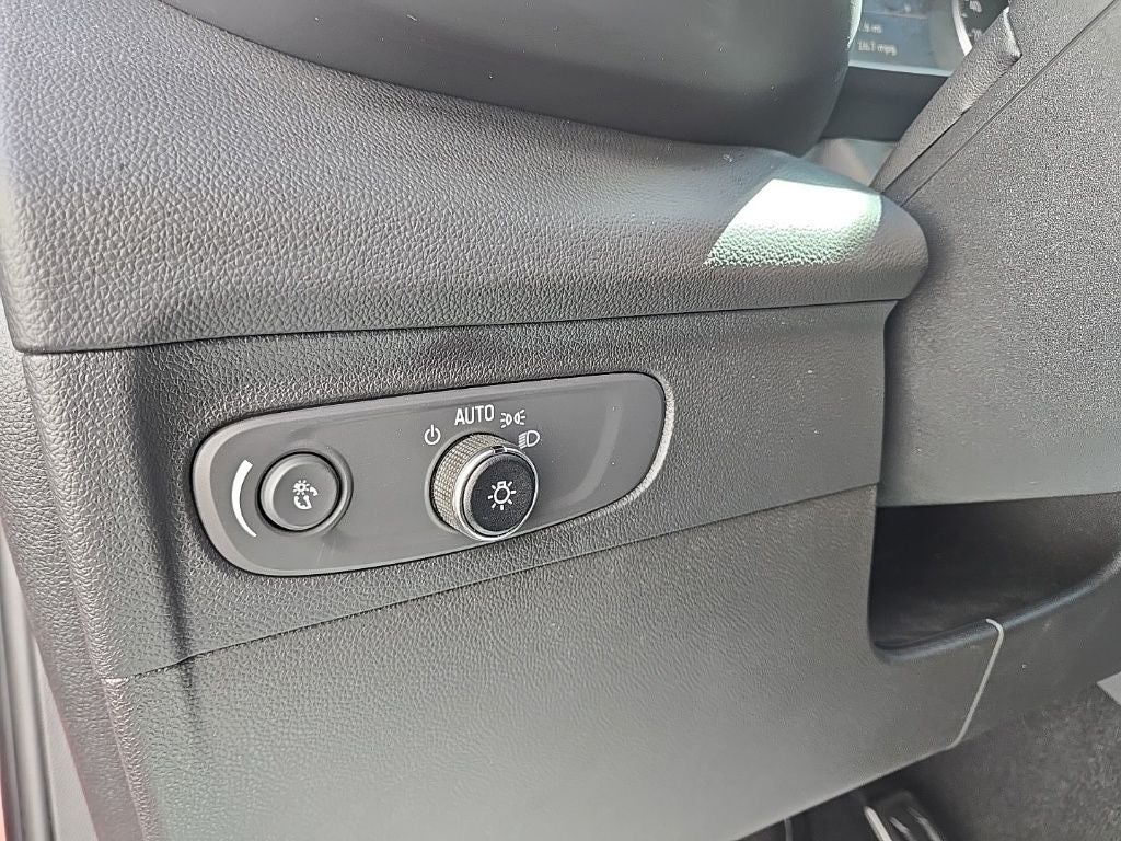 2023 Buick Envision Essence Sport Touring PKG