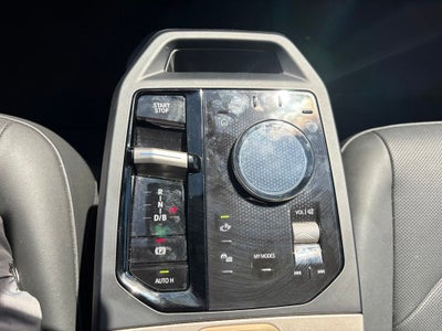 2025 BMW iX xDrive50
