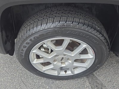 2023 Jeep Renegade Latitude + Push-button Start + Lane Keep Assist