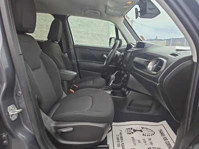 2023 Jeep Renegade Latitude + Push-button Start + Lane Keep Assist