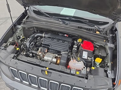 2023 Jeep Renegade Latitude + Push-button Start + Lane Keep Assist